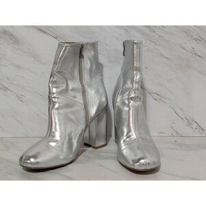 Urban Outfitters Women's Silver Metallic Groovy Chunky 3.5" Heel Boots Size 7